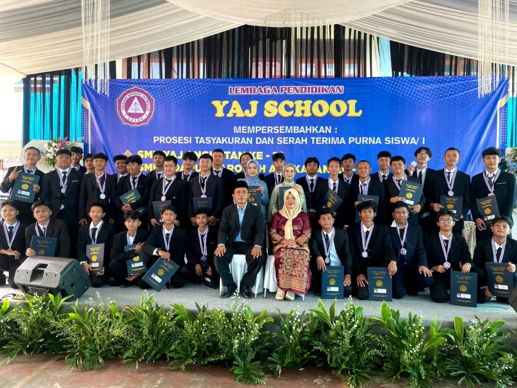 Penuh Haru, SMK YAJ Depok Lepas Angkatan 16 Menuju Masa Depan
